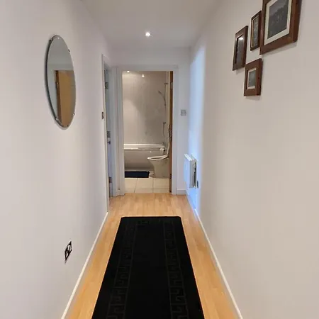 Excellent Center 1 Bedroom *