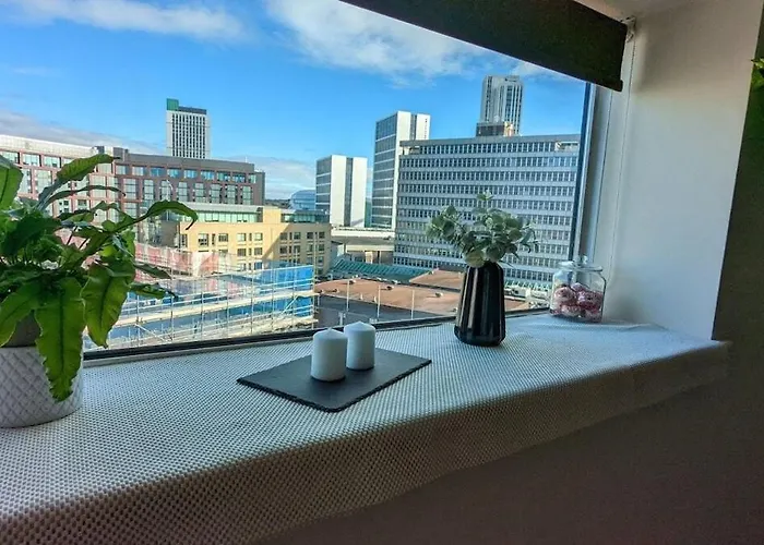 Excellent Center 1 Bedroom *